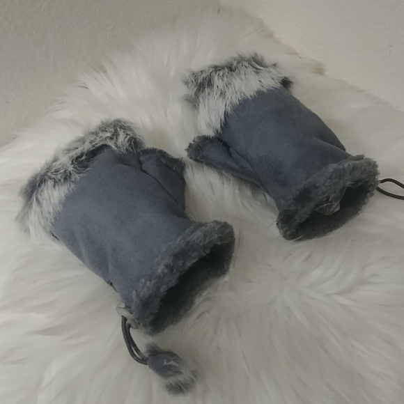 Charcoal Gray Faux Fur Fleece Fingerless Gloves - Picture 8 of 16